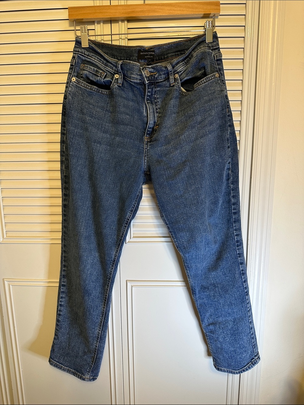 Relaxed Mid Rise Girlfriend Petite Jeans in Classic Blue - Women's Size 30/10